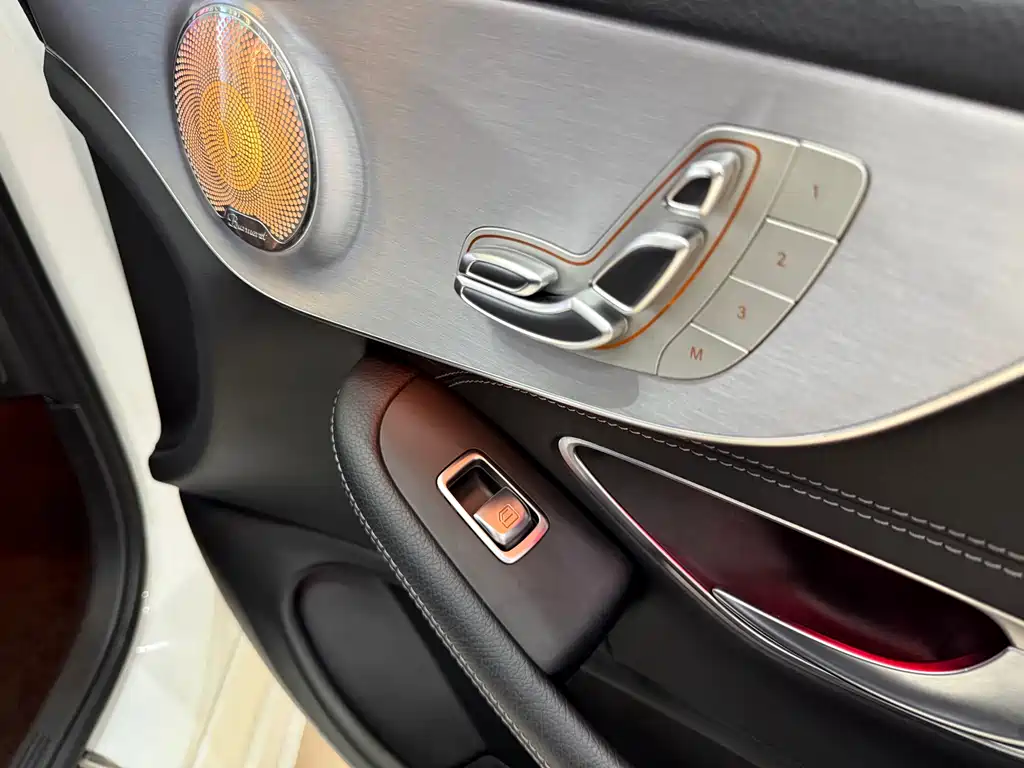 Mercedes-Benz C-Class 2019 — фото 23