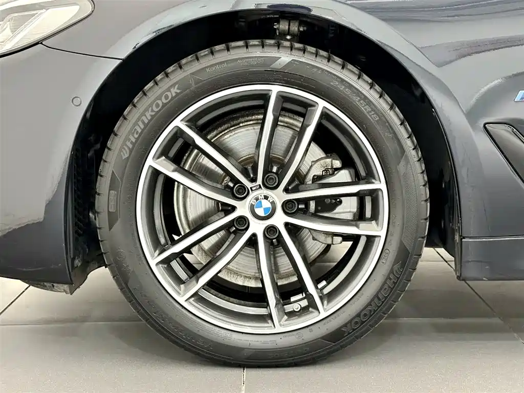 BMW 5 Series 2023 — фото 12