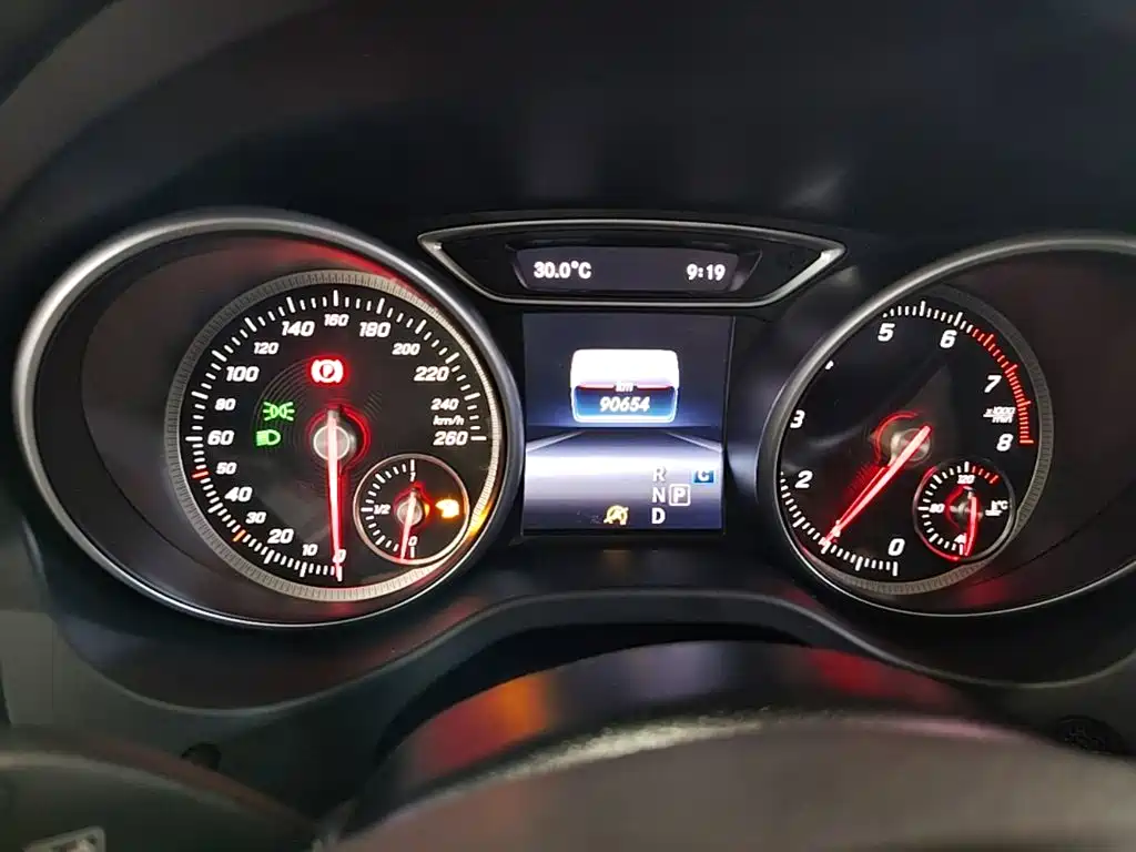 Mercedes-Benz GLA 2018 — фото 12