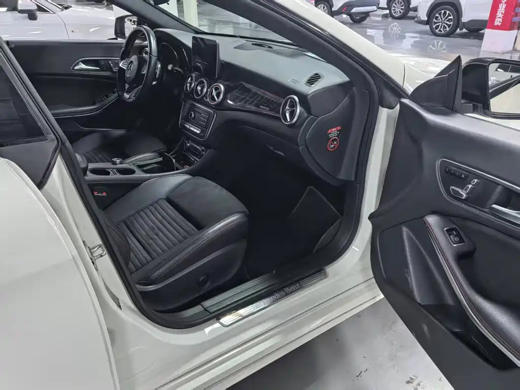 Mercedes-Benz CLA 2017 — фото 19