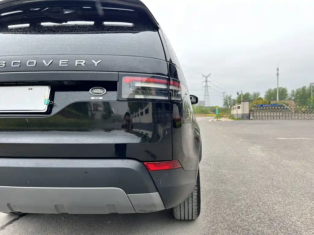 Land Rover Discovery 2017 — фото 20
