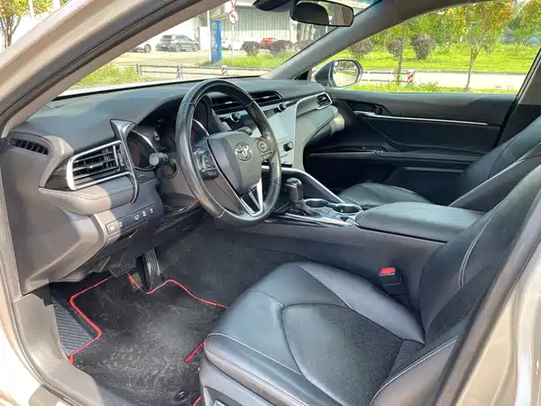 Toyota Camry 2019