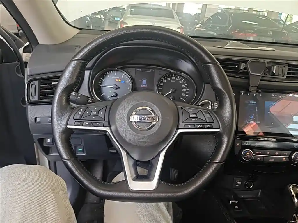 Nissan X-Trail 2020 — фото 11