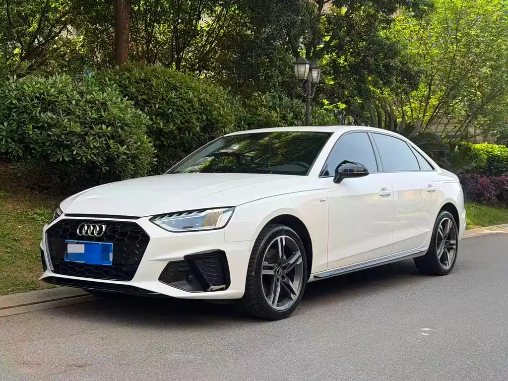 Audi A4L 2022 — фото 2