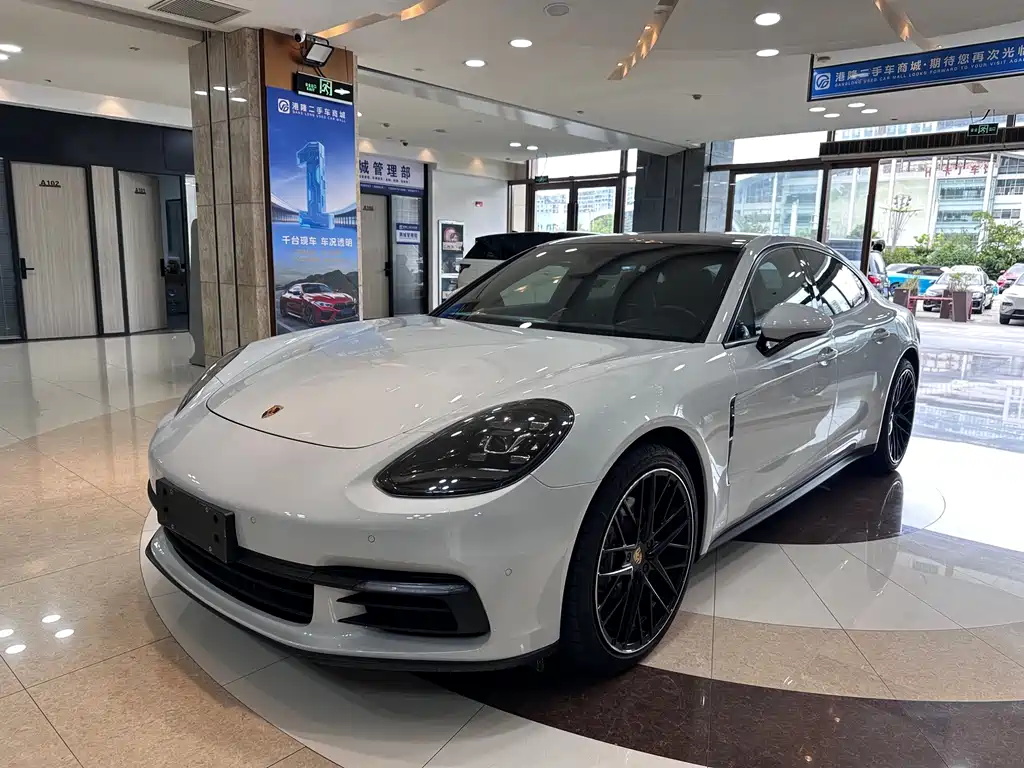 Porsche Panamera 2018 — фото 1