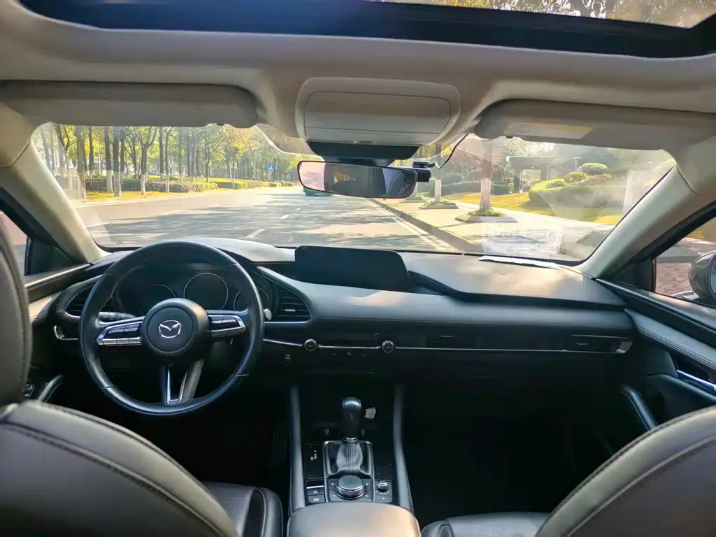 Mazda 3 Axela 2022