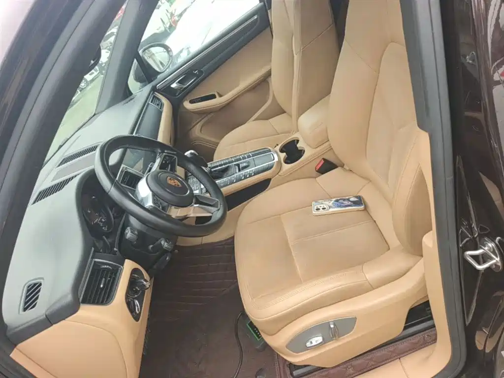Porsche Macan 2017 — фото 15