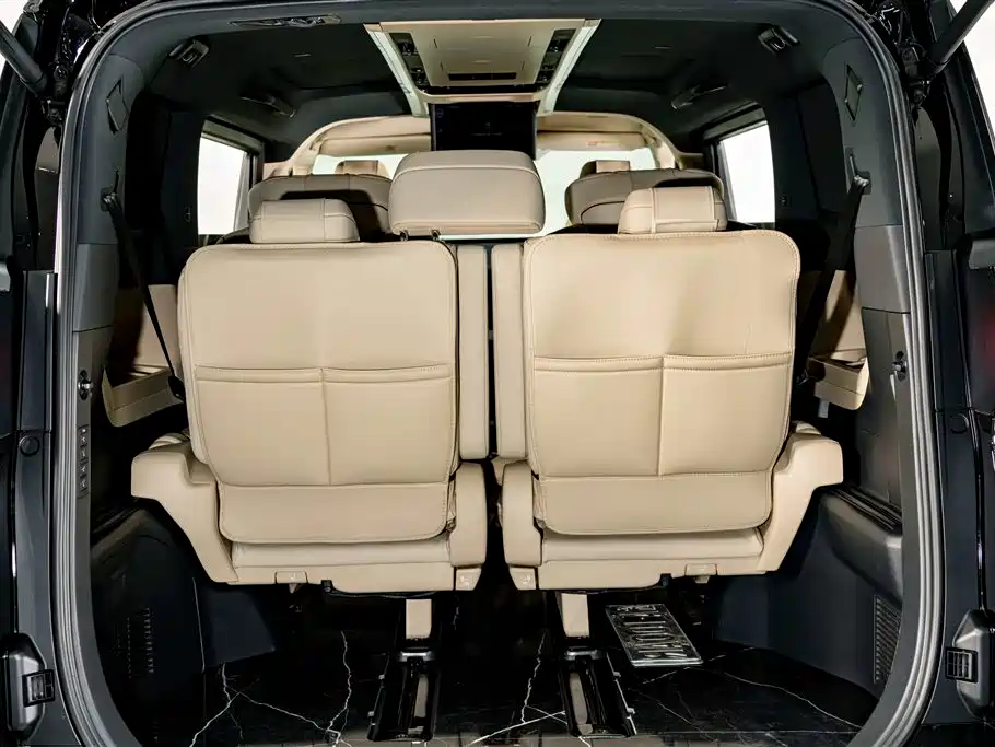 Toyota Alphard 2024 — фото 30