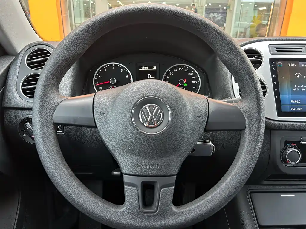 Volkswagen Tiguan 2017 — фото 27
