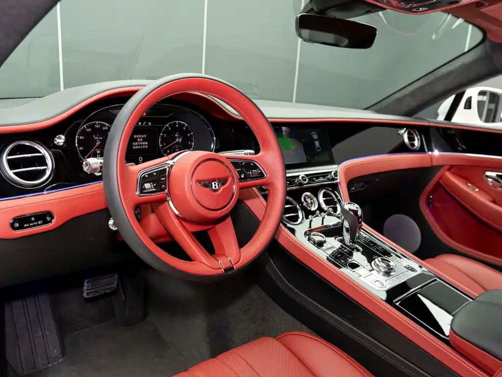 Bentley Continental 2021 — фото 10