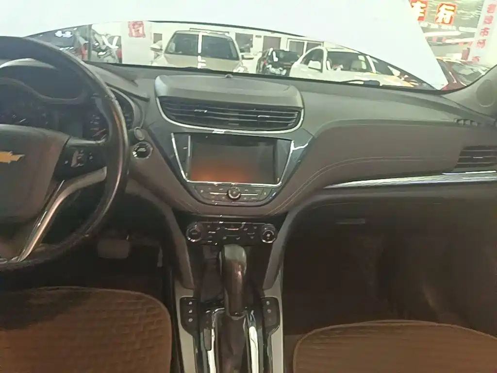 Chevrolet Malibu 2017 — фото 13
