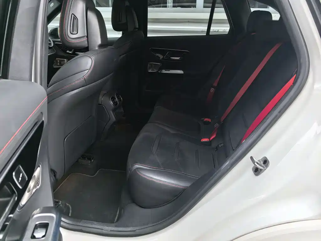 Mercedes-Benz GLC AMG 2025 — фото 10