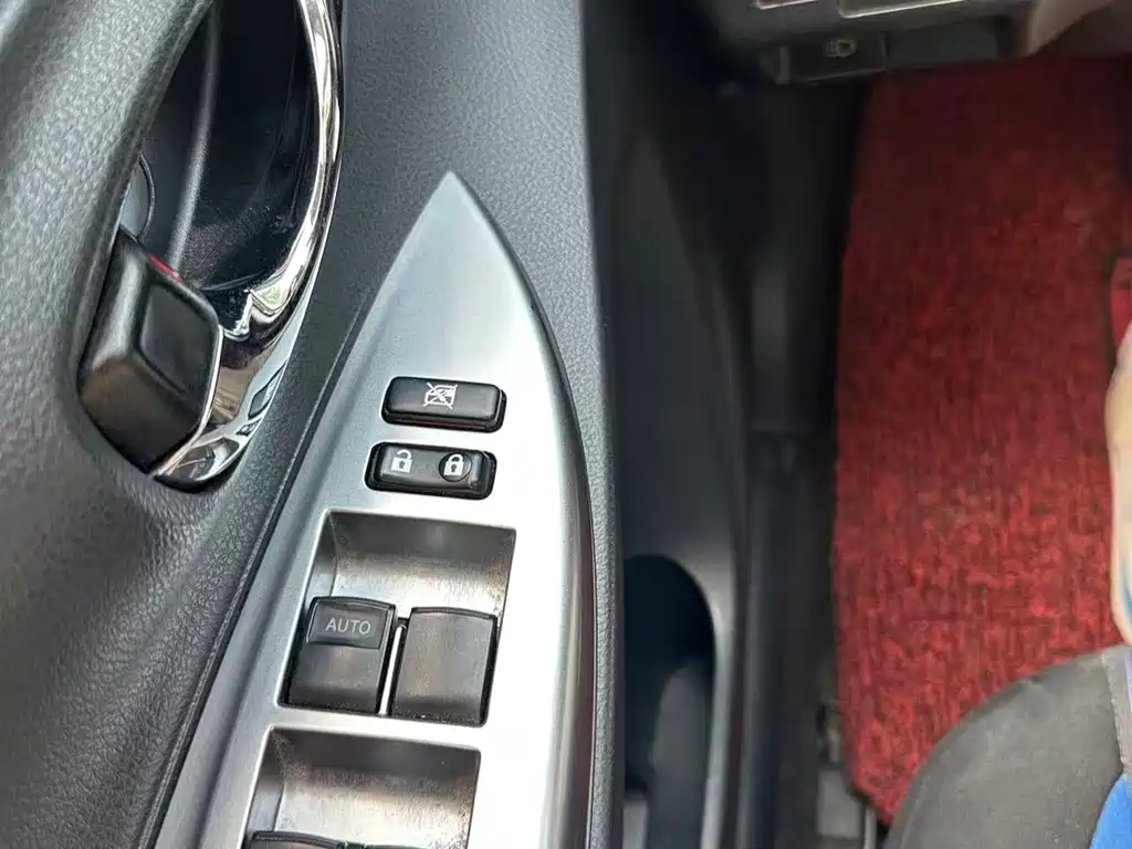 Toyota Yaris L 2018 — фото 20
