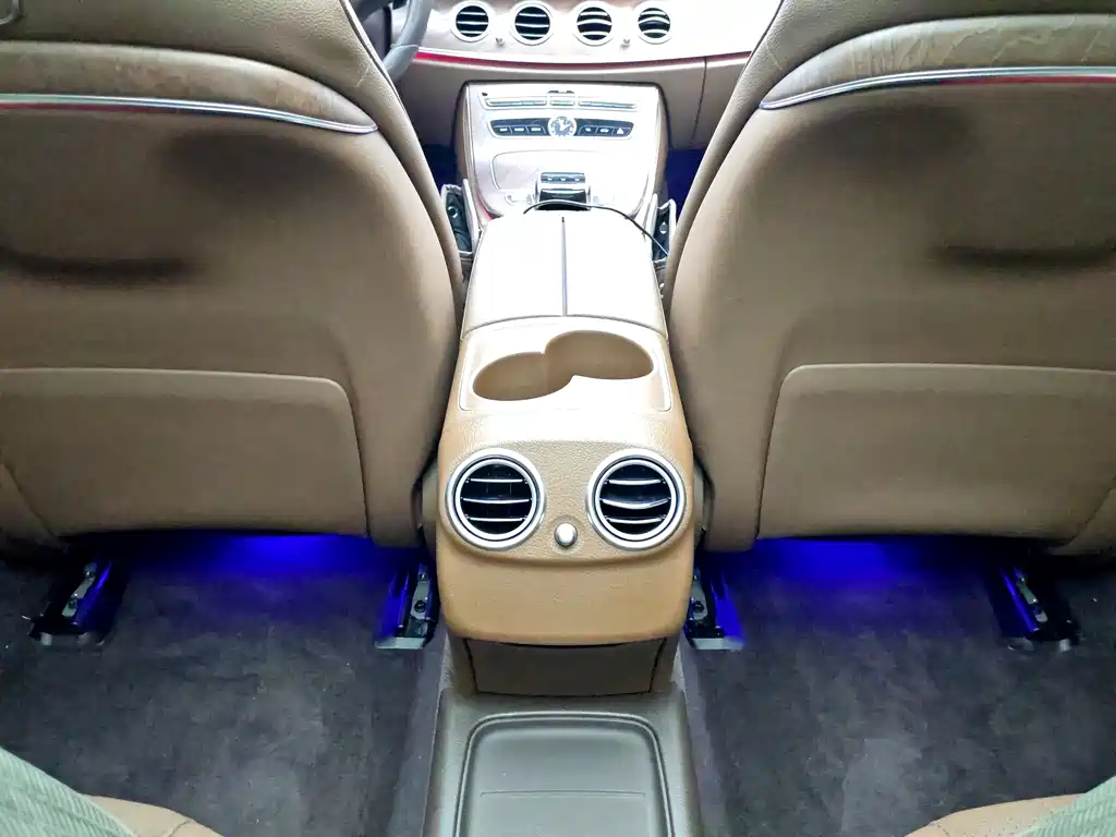 Mercedes-Benz E-Class 2018 — фото 14