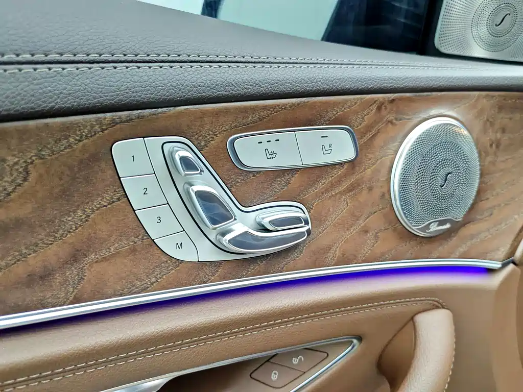 Mercedes-Benz E-Class 2018 — фото 11