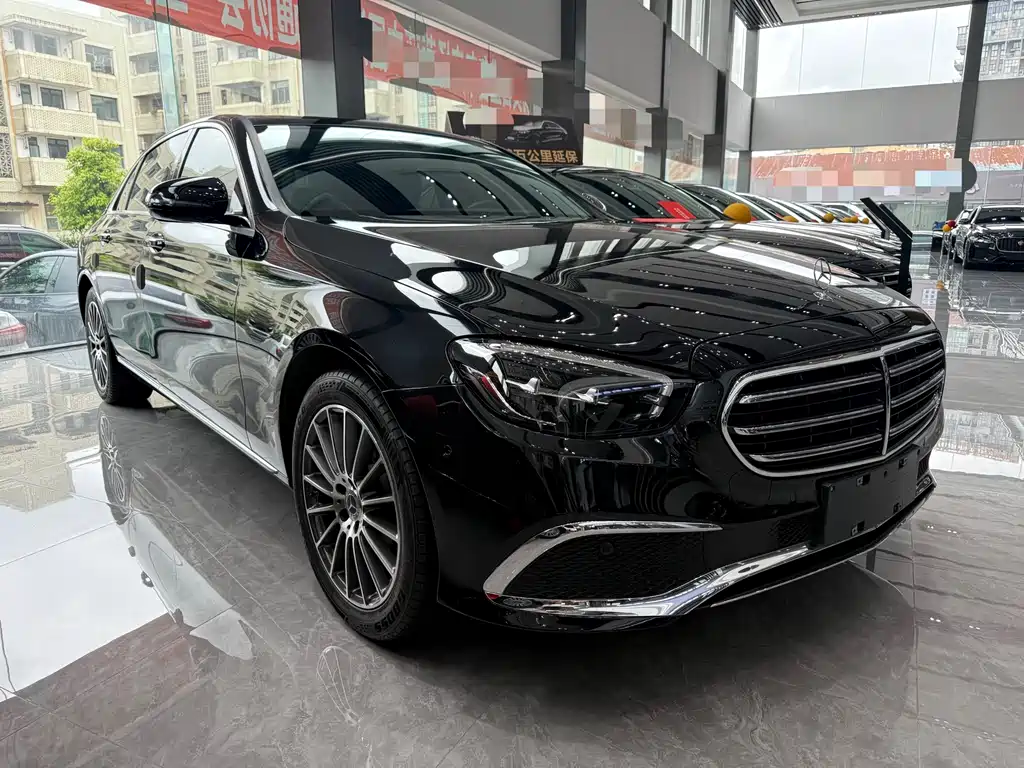 Mercedes-Benz E-Class 2022