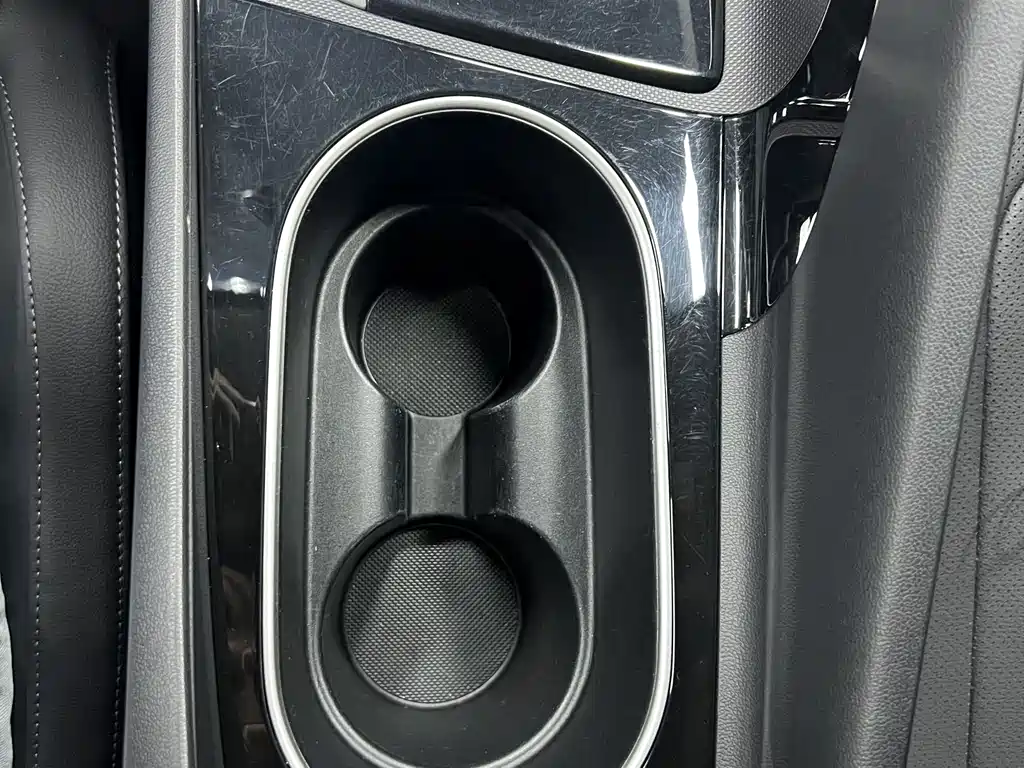 Hyundai Elantra 2022 — фото 24