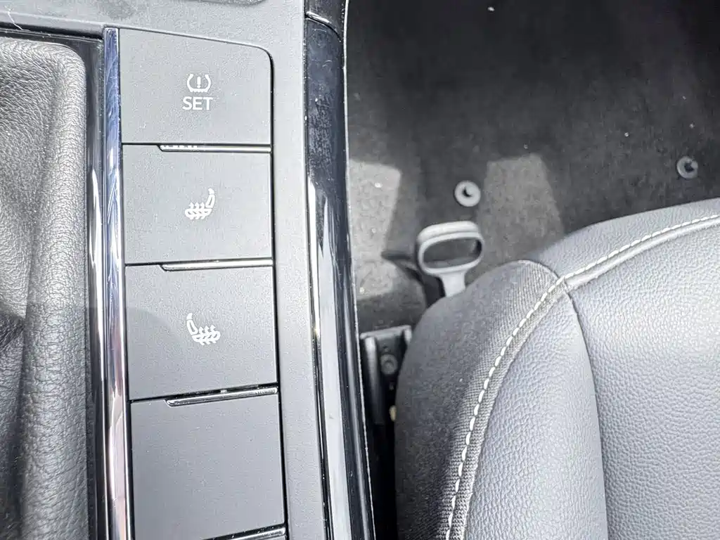 Volkswagen Passat 2022 — фото 17