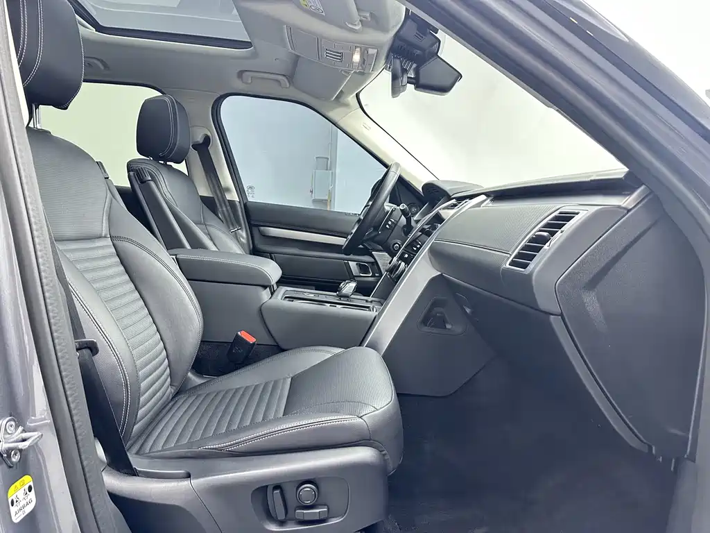 Land Rover Discovery 2023 — фото 12
