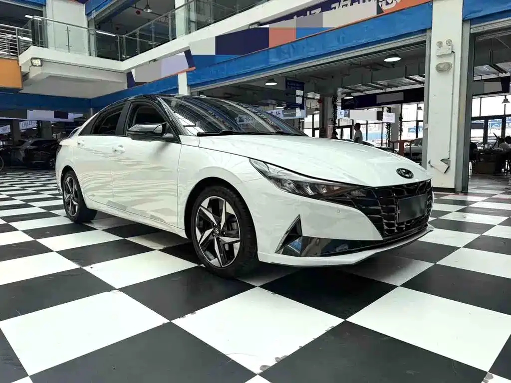 Hyundai Elantra 2023
