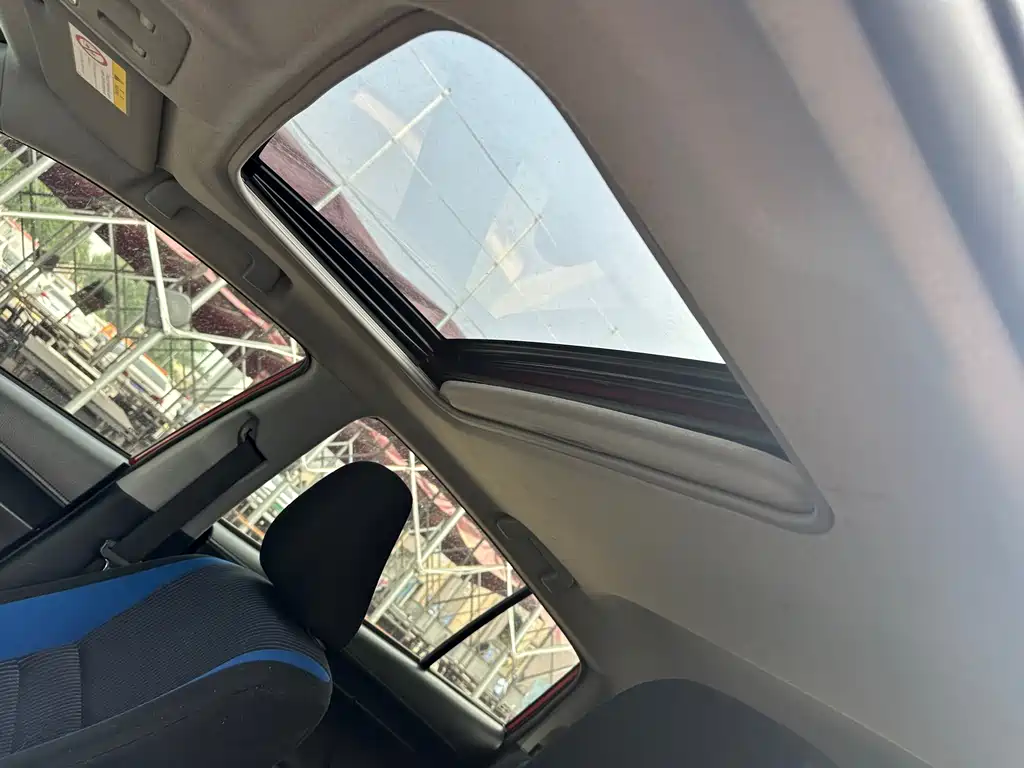 Toyota Yaris L 2018 — фото 11