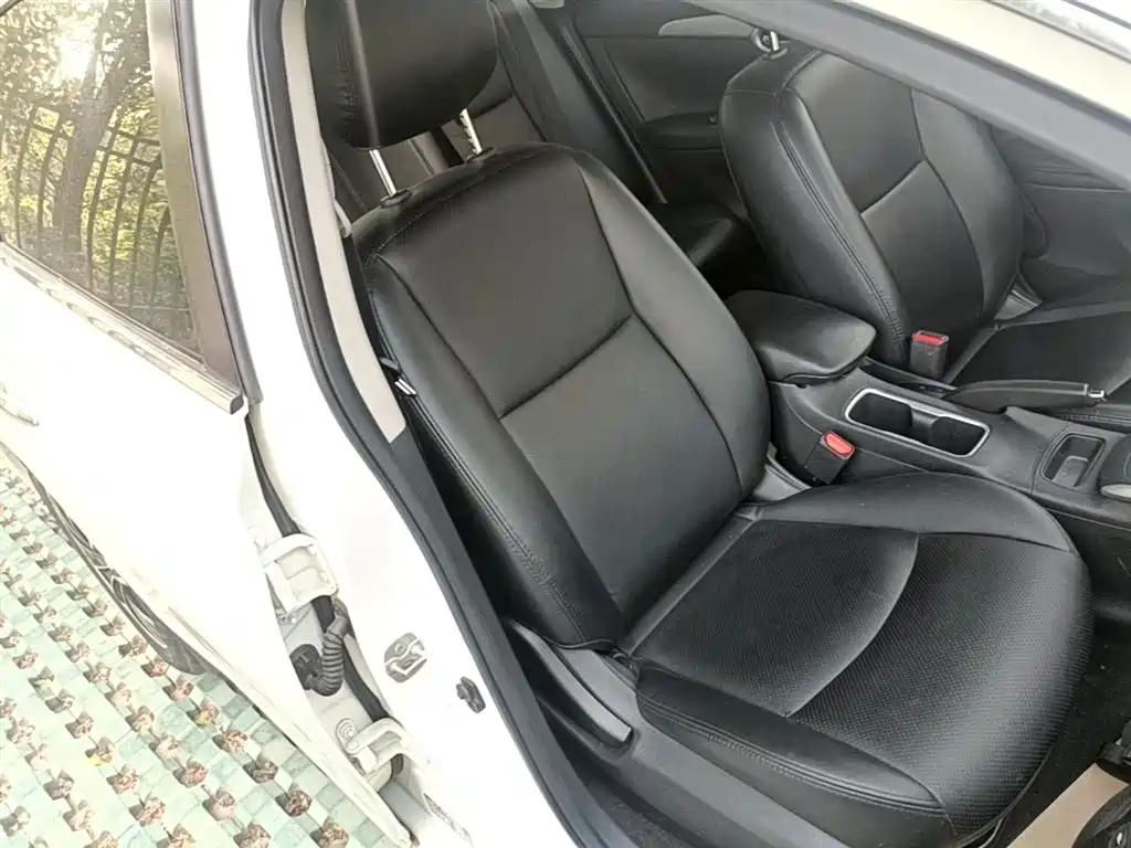 Nissan Sylphy 2019 — фото 25