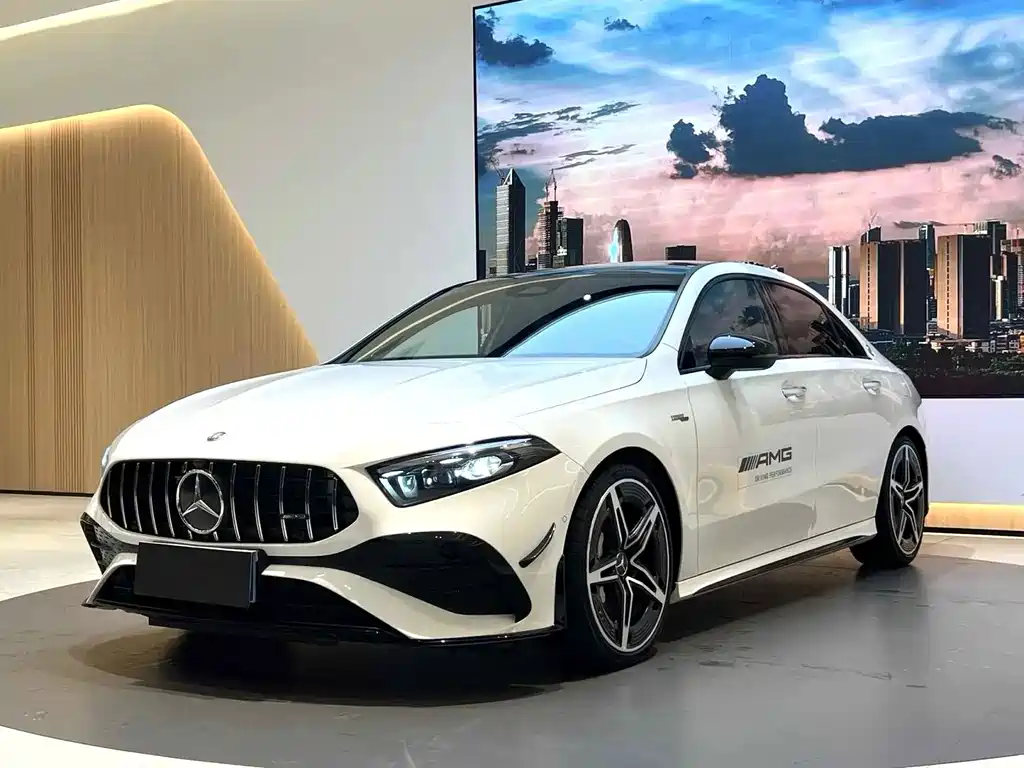 Mercedes-Benz A-Class AMG 2024 — фото 1