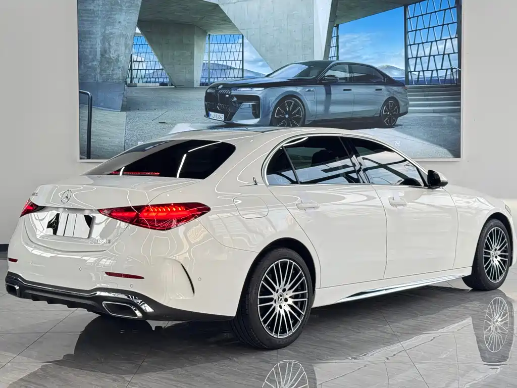 Mercedes-Benz C-Class 2024 — фото 12