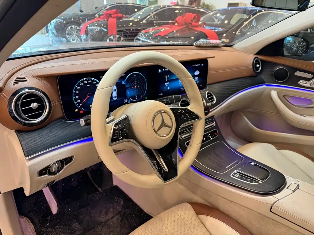 Mercedes-Benz E-Class 2022 — фото 10
