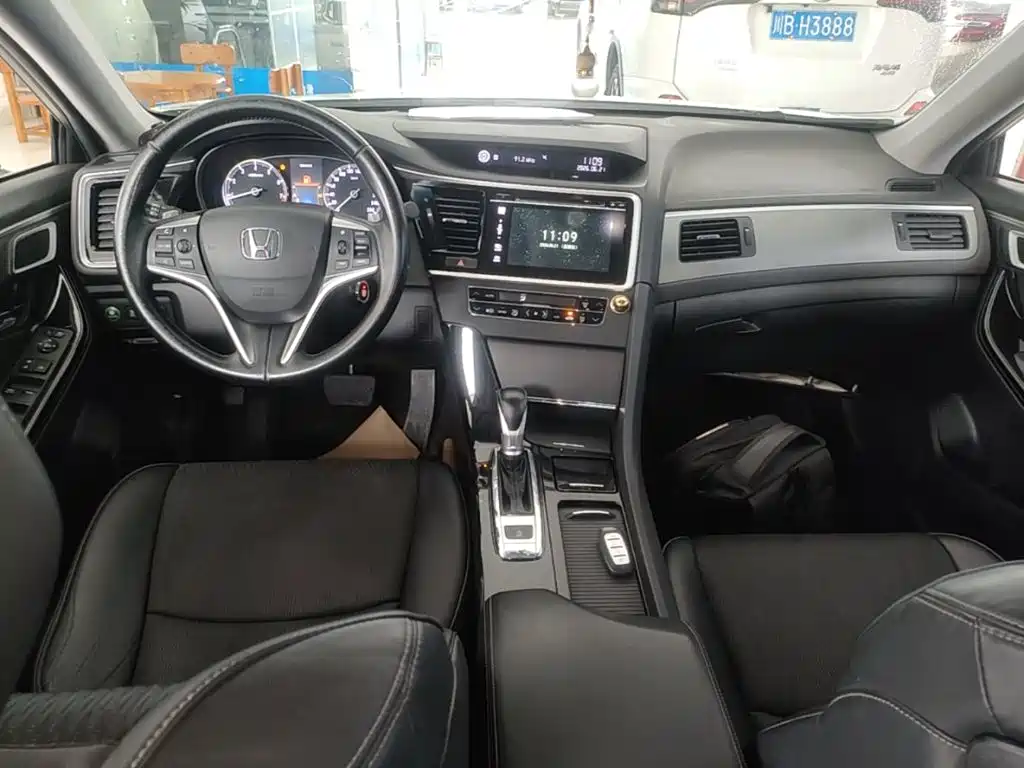 Honda Spirior 2018 — фото 10