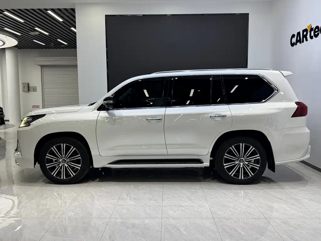 Lexus LX 2019 — фото 7