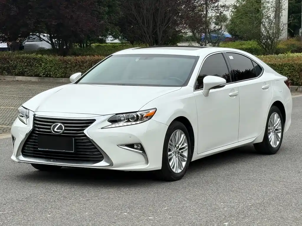 Lexus ES 2017 — фото 6