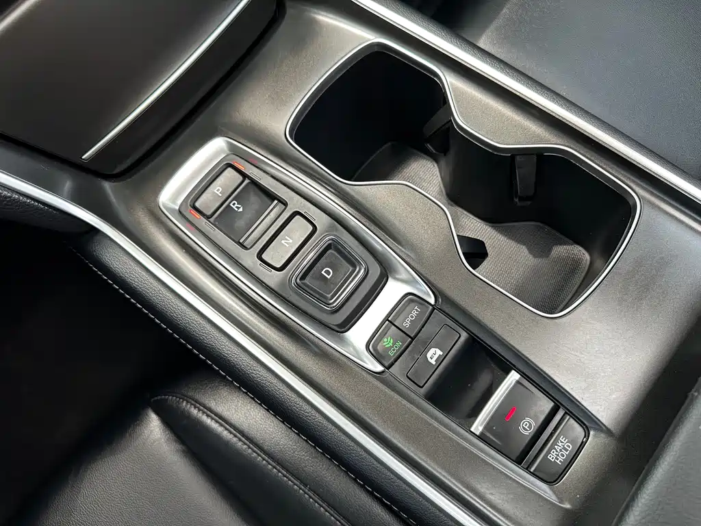 Honda Accord 2022 — фото 36