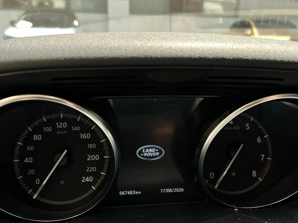 Land Rover Discovery 2017 — фото 15