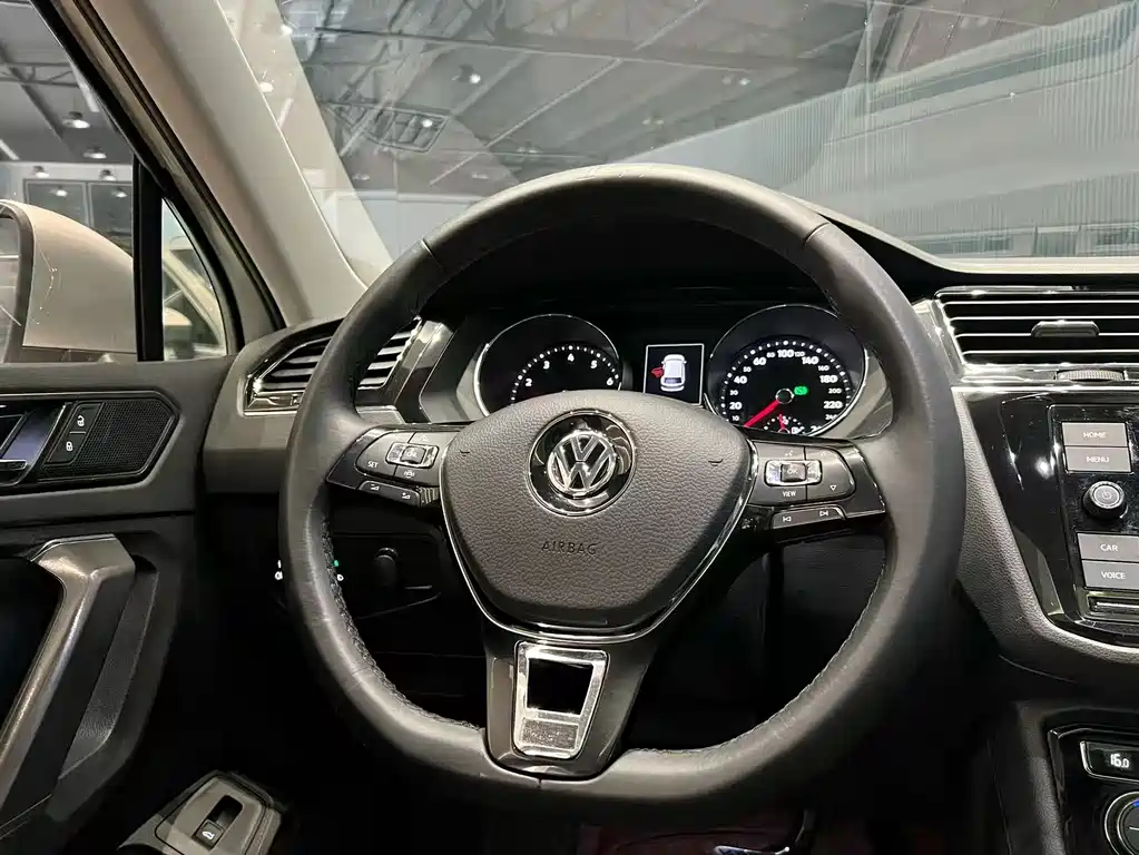 Volkswagen Tiguan L 2019 — фото 7