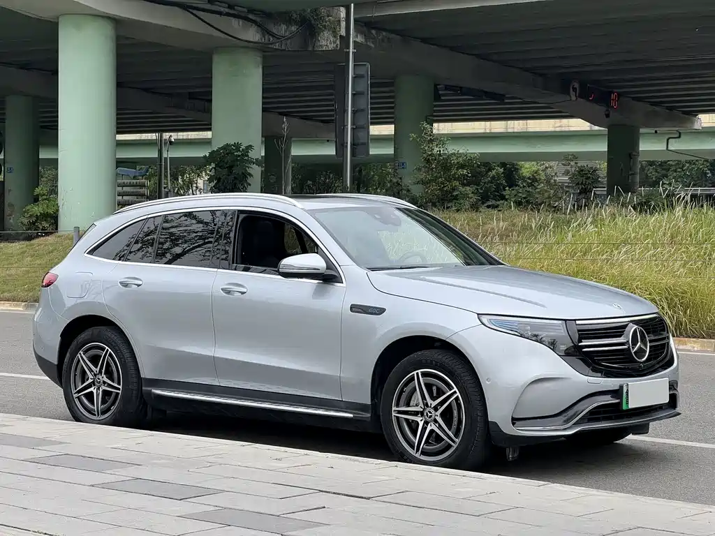 Mercedes-Benz EQC 2021 — фото 4