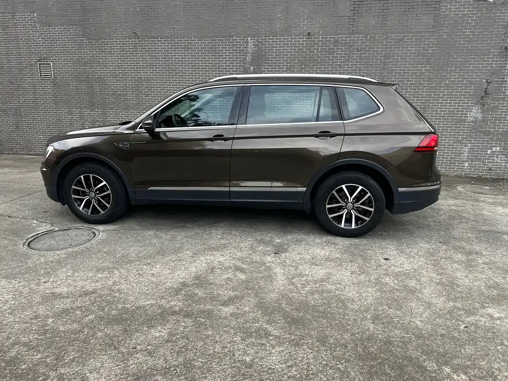 Volkswagen Tiguan L 2017 — фото 7