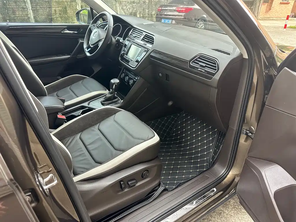 Volkswagen Tiguan L 2017 — фото 11