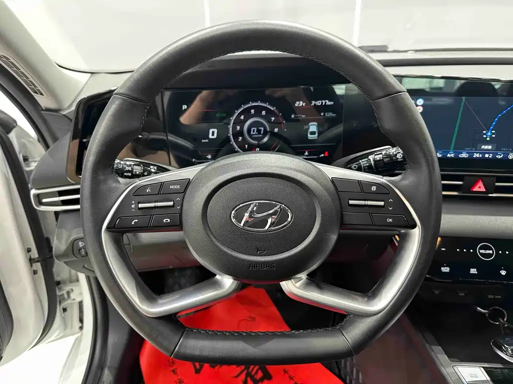 Hyundai Elantra 2023 — фото 11