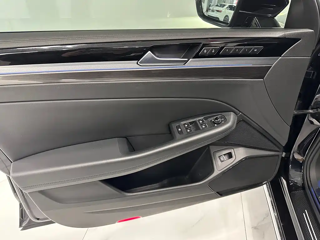 Volkswagen Phideon 2019 — фото 4
