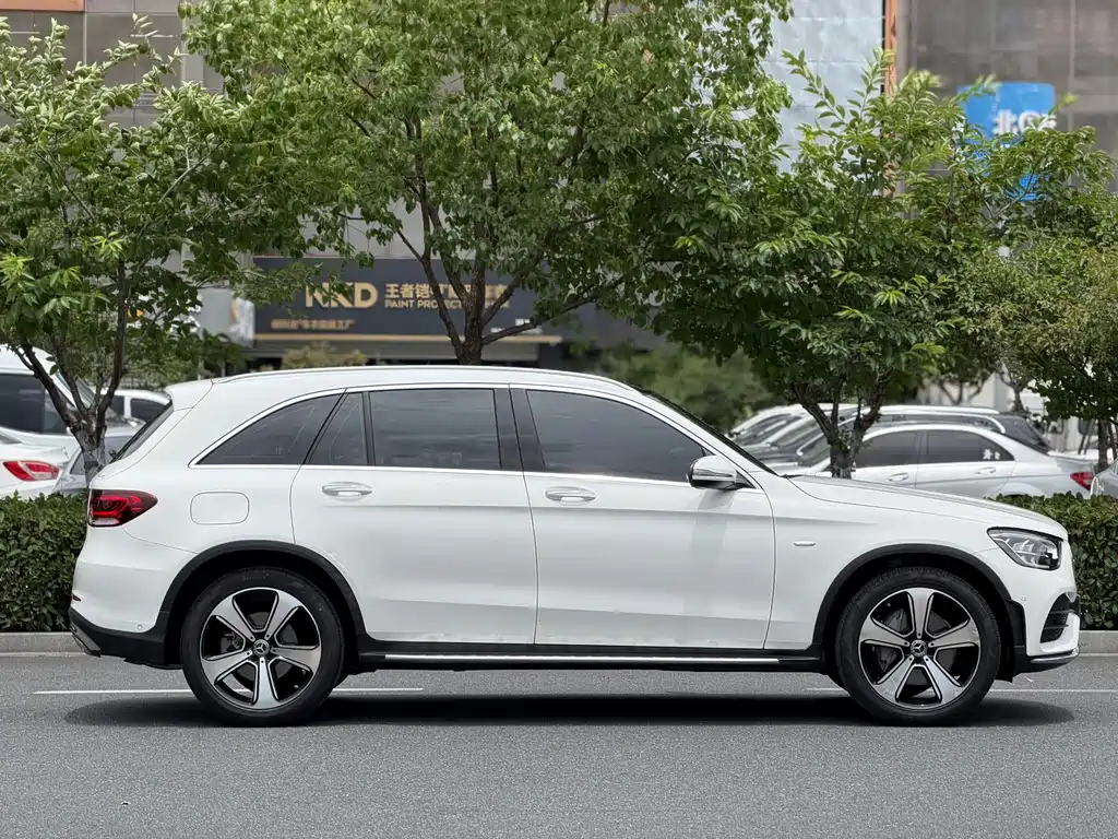 Mercedes-Benz GLC 2022 — фото 16