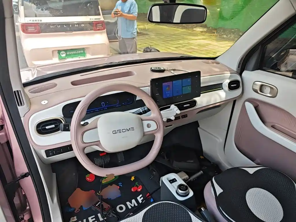 Geely Galaxy Panda 2025 — фото 10