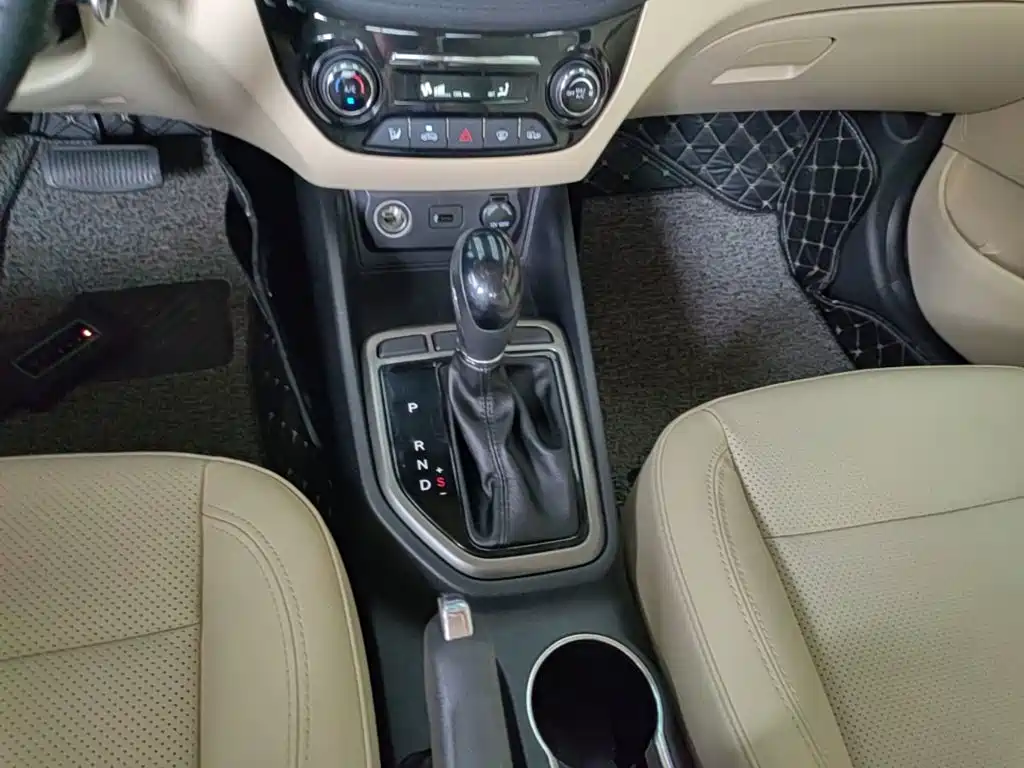 Changan Eado 2017 — фото 14