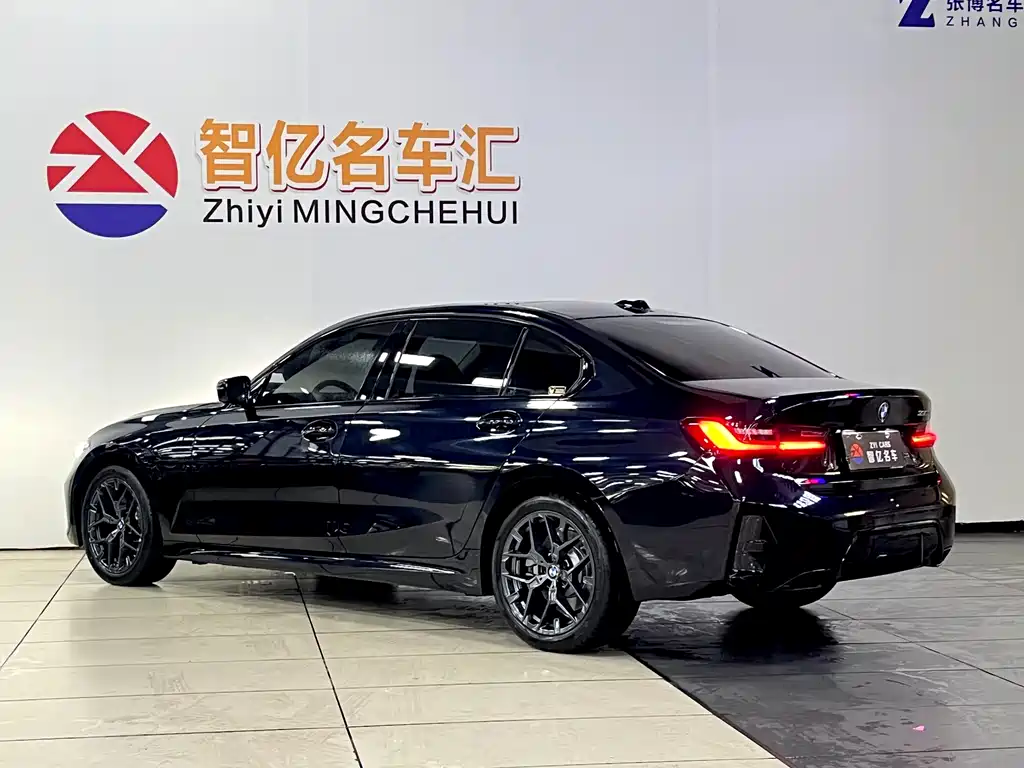 BMW 3 Series 2025 — фото 12