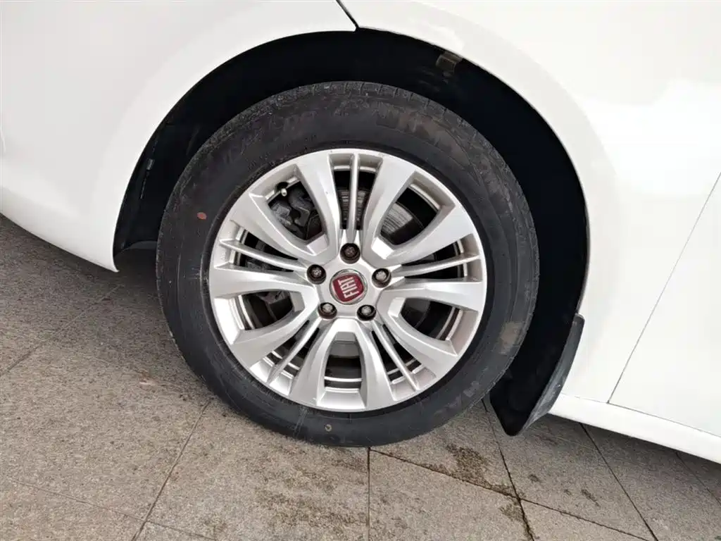 Fiat Viaggio 2015 — фото 23