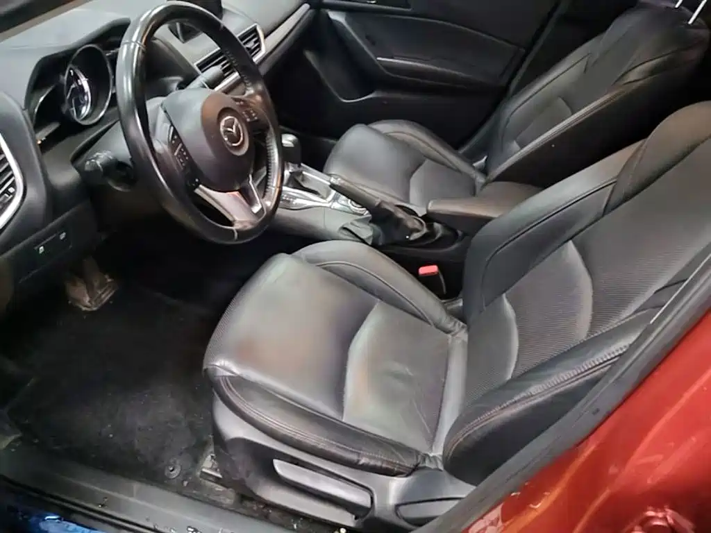 Mazda 3 Axela 2016 — фото 15
