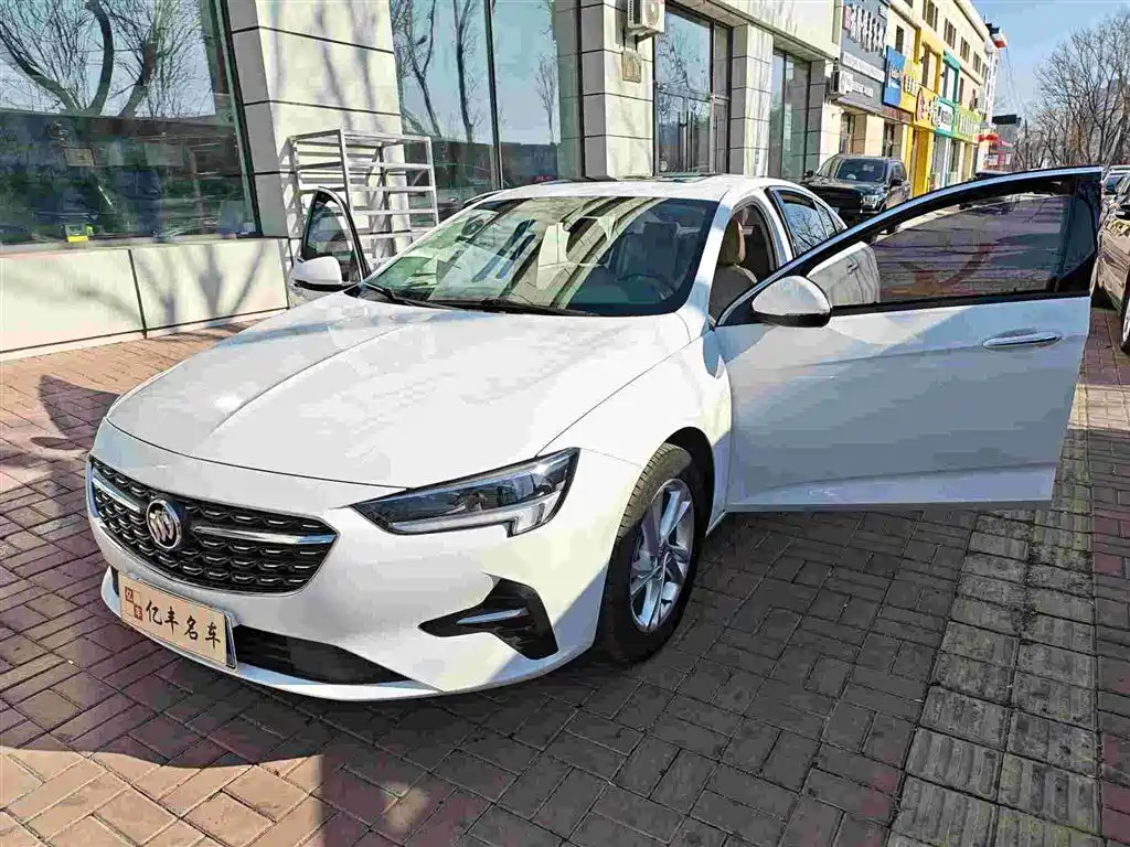 Buick Regal 2022 — фото 1