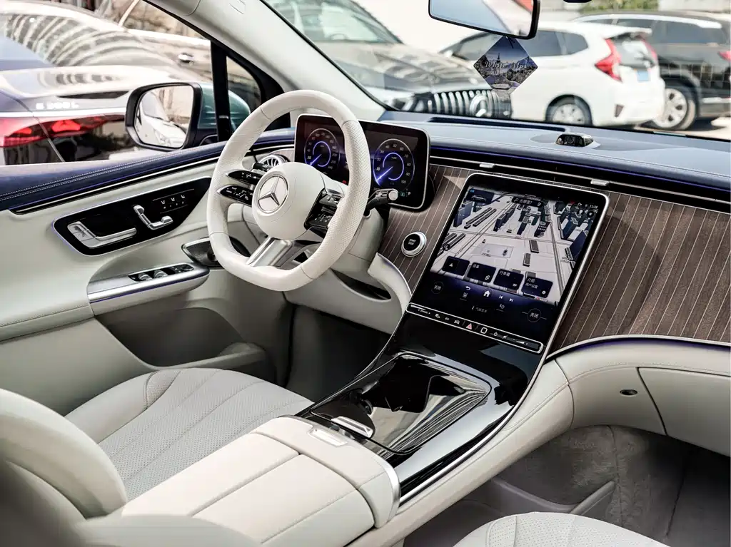 Mercedes-Benz EQE SUV 2024 — фото 18