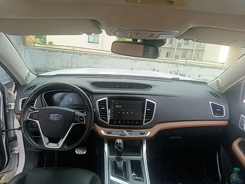 Geely Vision X6 2018 — фото 10