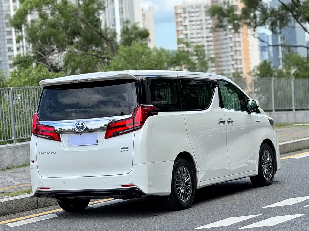 Toyota Alphard 2020 — фото 3